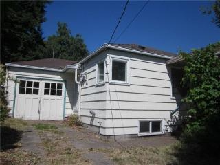 10611 20 Ave, Seattle WA  98168-1715 exterior