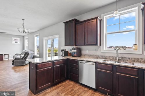 192 Winifred Dr, Hanover PA  17331 exterior