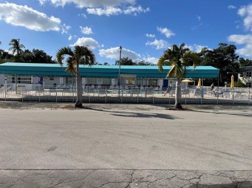 1554 12th Ct, Hollywood FL 33019-3265 exterior