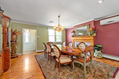 8 Acorn Rd, East Rockaway NY  11518-2103 exterior