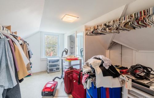 996 Hartford Tpke, Waterford CT  06385-4035 exterior