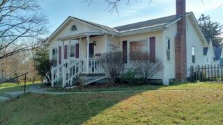 30 Dempster St, Ravena, NY 12143-1316