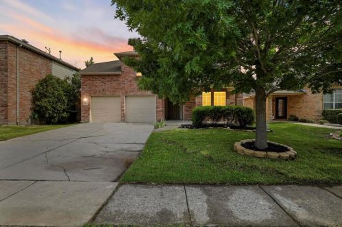 1513 Kittyhawk Dr, Oak Point TX  75068-8468 exterior
