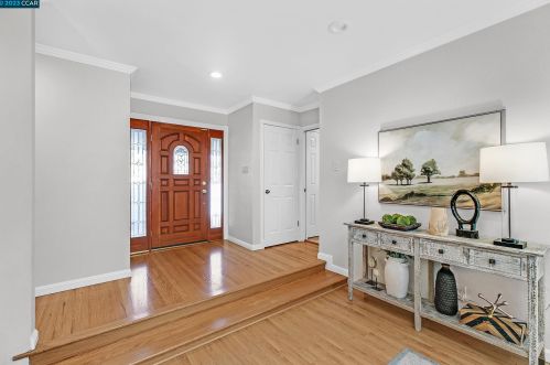 11655 Betlen Dr, Pleasanton CA  94568-2715 exterior