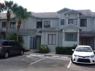 511 Harbour Pointe Way, West Palm Beach, FL 33413-2011