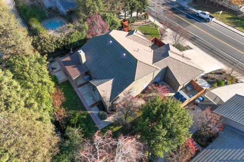 1955 Tuolumne Rd, Turlock CA  95382-8912 exterior