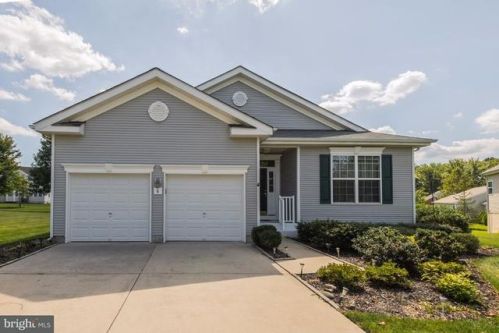 6 Quinton Ct, Auburn, NJ 08085-2508