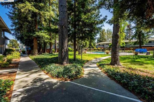 7319 Starward Dr, Pleasanton CA  94568-1863 exterior