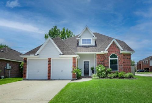 6406 Hillock Ln, Pearland, TX 77584-9292