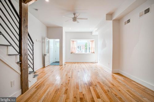 2043 3rd St, Philadelphia, PA 19122-1506