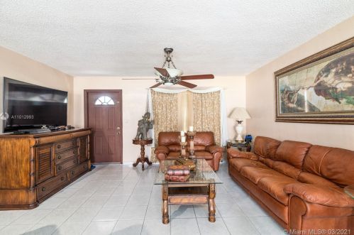 1315 76th St, Hialeah FL  33014-3424 exterior