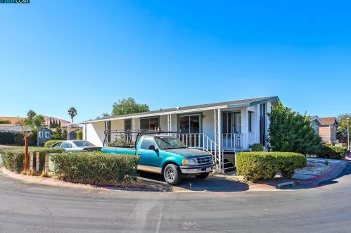 836 Dobrich Cir, West Pittsburg, CA 94565-3415