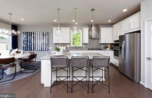 205 Castle Hill Dr, Fredericksburg, VA 22406-5452