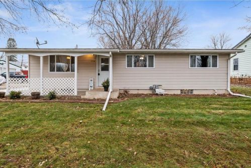 174 Maple St, Ellsworth, WI 54011-9100