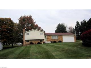 1643 Bywood St, Canton, OH 44707-1221