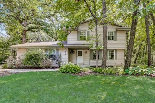 8417 Stonegate Rd, Waterford, WI 53185-1485