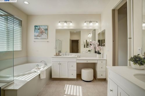 70 Thunder Bay Ct, West Pittsburg CA  94565-7924 exterior