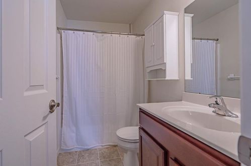 1105 Monarch Ln, Breinigsville PA  18031-9321 exterior