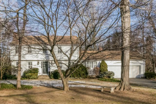 9 Conestoga Dr, Madison, CT 06443-2618