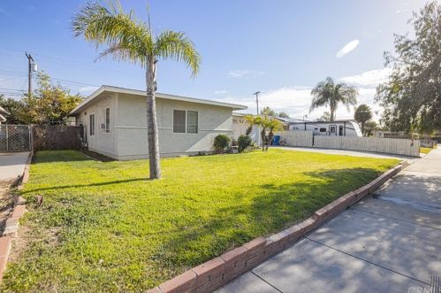 8972 Conway Dr, Riverside, CA 92503-2171
