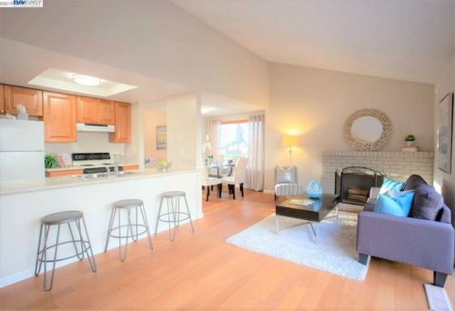 262 Falcato Dr, Milpitas, CA 95035-6138