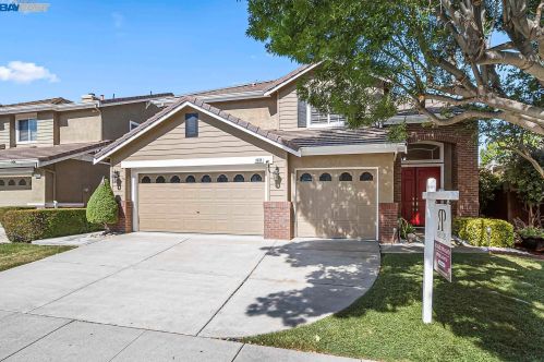 4698 Pheasant Ct, Pleasanton, CA 94568-7518