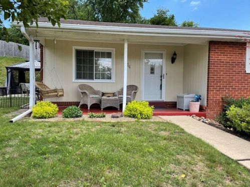 414 Winterset Dr, Pittsburgh, PA 15209-1848