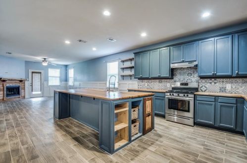 1928 Michelle Creek Dr, Oak Point TX  75068-4856 exterior