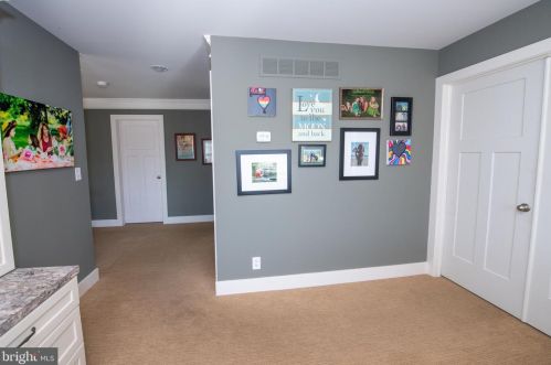 156 Whitney Ln, Southampton PA  18954-1080 exterior