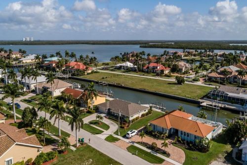 213 Windbrook Ct, Marco Island, FL 34145-4225