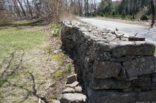 564 East St, Hebron, CT 06248-1123