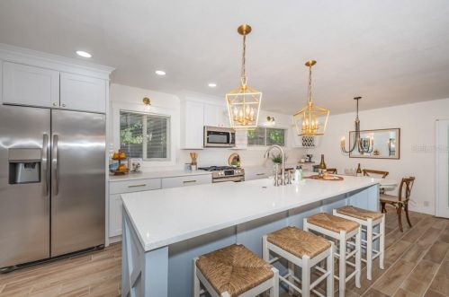 5972 5th Ave, Saint Petersburg, FL 33707-1626