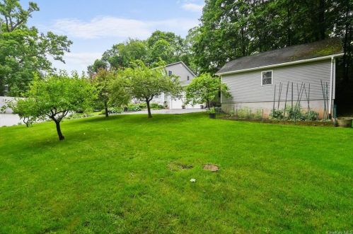 15 Wolden Rd, Crotonville, NY 10562-5124
