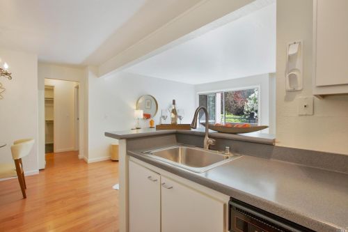 196 Larkspur Plaza Dr, Larkspur CA  94939-1422 exterior