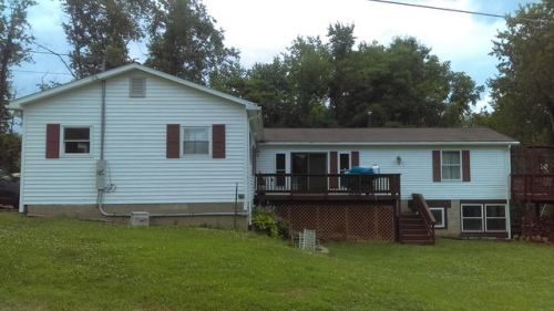 123 Walnut Ln, Belpre, OH 45714-8185