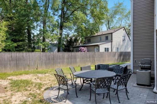 1663 River Rd, Teaneck NJ  07666-2259 exterior