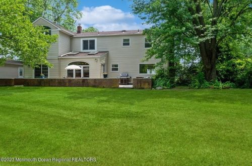 328 Main St, Middletown NJ  07748-5938 exterior