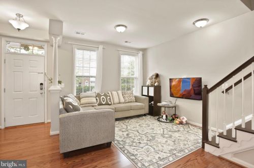 19179 Winmeade Dr, Leesburg VA  20176-6514 exterior