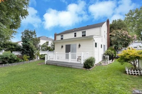 121 Herrick Ave, Teaneck NJ  07666-4106 exterior