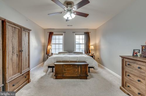 2998 Chinkapin Oak Ln, Woodbridge VA  22191-7514 exterior