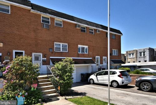 326 Warren St, Norristown, PA 19401-2944