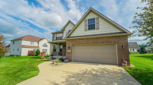 2453 Blarney Stone Dr, Valpo IN  46385-7342 exterior