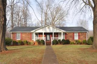 101 Fernworth Ct, Clemmons, NC 27012-9025