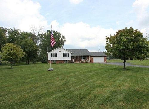 1694 Grandview Dr, Marion, OH 43302-8648