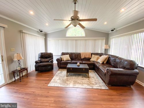 5 Wortham Ct, Bear DE  19701-2060 exterior