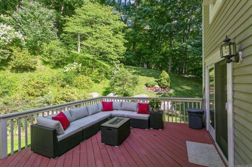 236 Ludingtonville Rd, Whaley Lake, NY 12531-4806