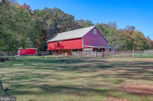 7455 Hillside Dr, Spring Grove PA  17362-8555 exterior