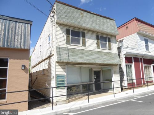 43 Main St, Three Churches, WV 26757-1816