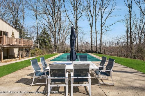 114 Hillyer Cir, Middletown, NJ 07748-3214