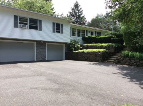 53 Abbott Dr, Poestenkill, NY 12140-1906